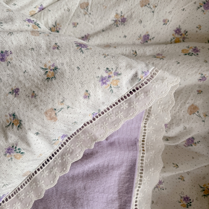 91家纺网 家纺一手货源 找家纺 Mata蔓塔家 2025新款云感双层纱全棉镂空花边四件套 紫蝴蝶