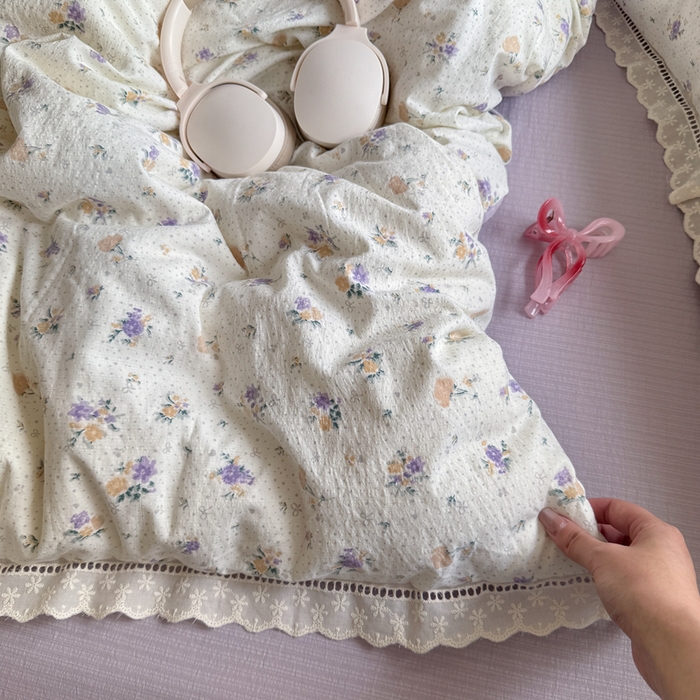 91家纺网 家纺一手货源 找家纺 Mata蔓塔家 2025新款云感双层纱全棉镂空花边四件套 紫蝴蝶