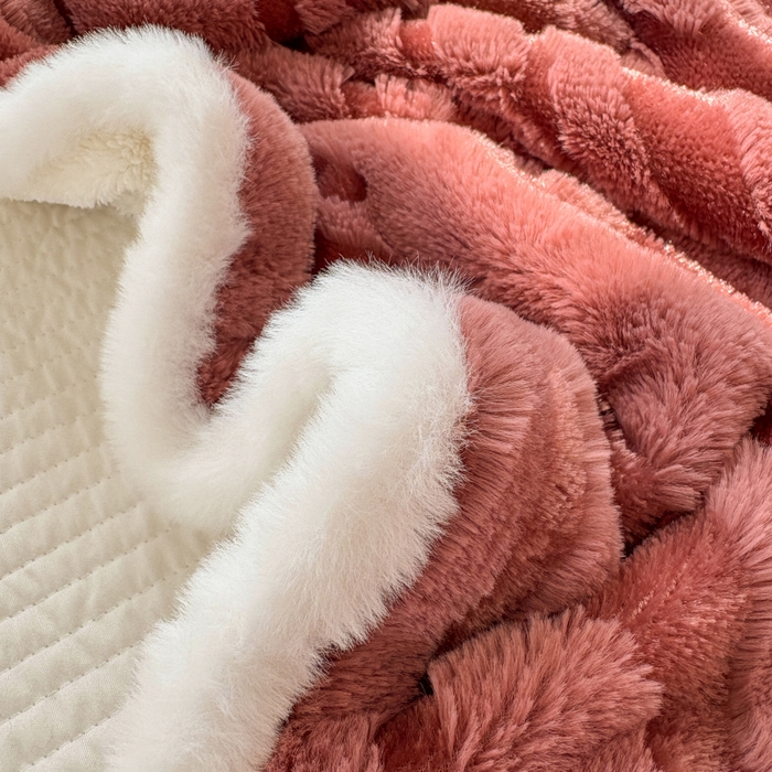 91家纺网 家纺一手货源 找家纺 潮邦创意家居2025新款全新升级阳离子提花兔毛球毯-雪兔波纹系列 雪兔波纹-绒焰红