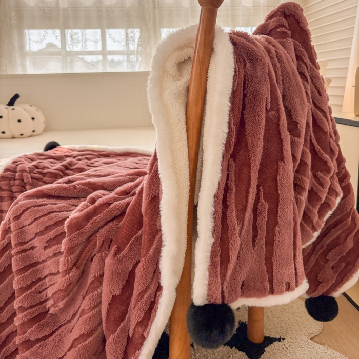 91家纺网 家纺一手货源 找家纺 潮邦创意家居2025新款全新升级阳离子提花兔毛球毯-雪兔波纹系列 雪兔波纹-绒焰红