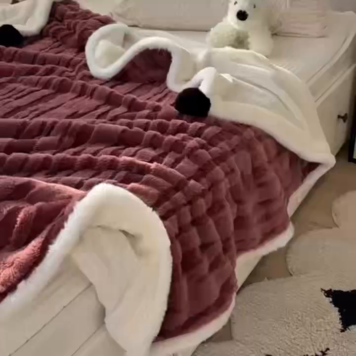 91家纺网 家纺一手货源 找家纺 潮邦创意家居2025新款全新升级阳离子提花兔毛球毯-雪兔波纹系列 雪兔波纹-绒焰红