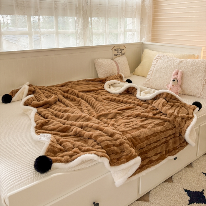 91家纺网 家纺一手货源 找家纺 潮邦创意家居2025新款全新升级阳离子提花兔毛球毯-雪兔波纹系列 雪兔波纹-烟绒棕