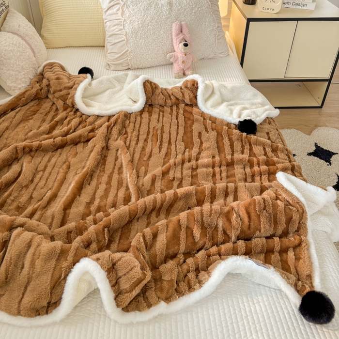 91家纺网 家纺一手货源 找家纺 潮邦创意家居2025新款全新升级阳离子提花兔毛球毯-雪兔波纹系列 雪兔波纹-烟绒棕