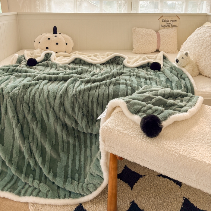 91家纺网 家纺一手货源 找家纺 潮邦创意家居2025新款全新升级阳离子提花兔毛球毯-雪兔波纹系列 雪兔波纹-朱弦绿