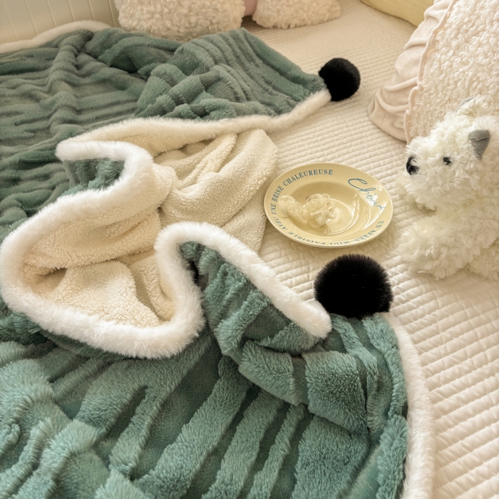 91家纺网 家纺一手货源 找家纺 潮邦创意家居2025新款全新升级阳离子提花兔毛球毯-雪兔波纹系列 雪兔波纹-朱弦绿