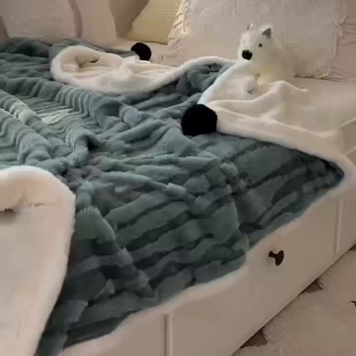 91家纺网 家纺一手货源 找家纺 潮邦创意家居2025新款全新升级阳离子提花兔毛球毯-雪兔波纹系列 雪兔波纹-朱弦绿