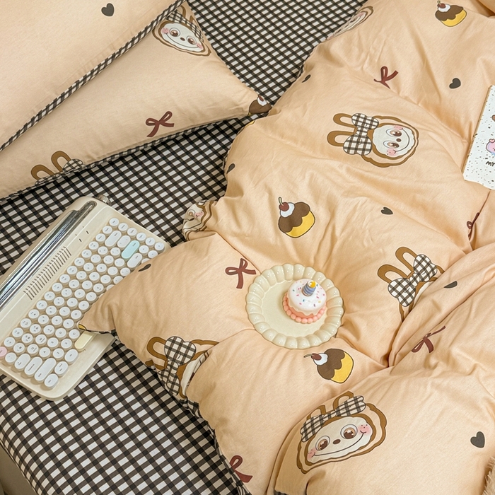 91家纺网 家纺一手货源 找家纺 呗旺鹿 2025新款40s全棉纯棉卡通大眼娃娃甜酷风四件套 蝴蝶结大眼娃娃