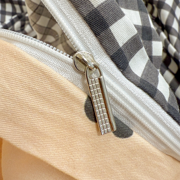 91家纺网 家纺一手货源 找家纺 呗旺鹿 2025新款40s全棉纯棉卡通大眼娃娃甜酷风四件套 蝴蝶结大眼娃娃