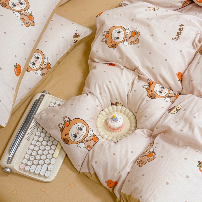 91家纺网 家纺一手货源 找家纺 呗旺鹿 2025新款40s全棉纯棉卡通大眼娃娃甜酷风四件套 卡皮巴拉大眼娃娃