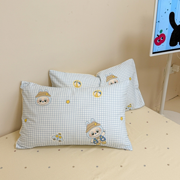 91家纺网 家纺一手货源 找家纺 呗旺鹿 2025新款40s全棉纯棉卡通大眼娃娃甜酷风四件套 小汽车大眼娃娃