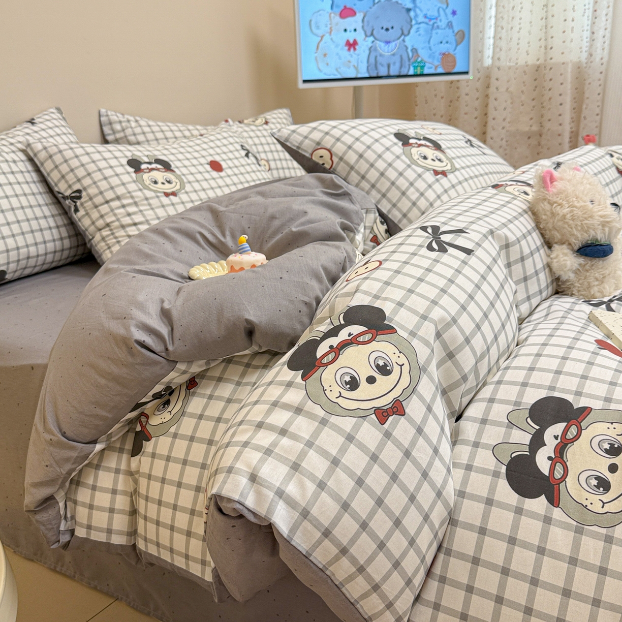 91家纺网 家纺一手货源 找家纺 （总）呗旺鹿 2025新款40s全棉纯棉卡通大眼娃娃甜酷风四件套