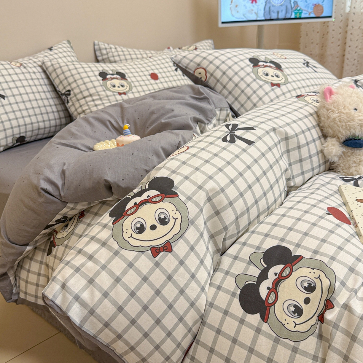 91家纺网 家纺一手货源 找家纺 （总）呗旺鹿 2025新款40s全棉纯棉卡通大眼娃娃甜酷风四件套