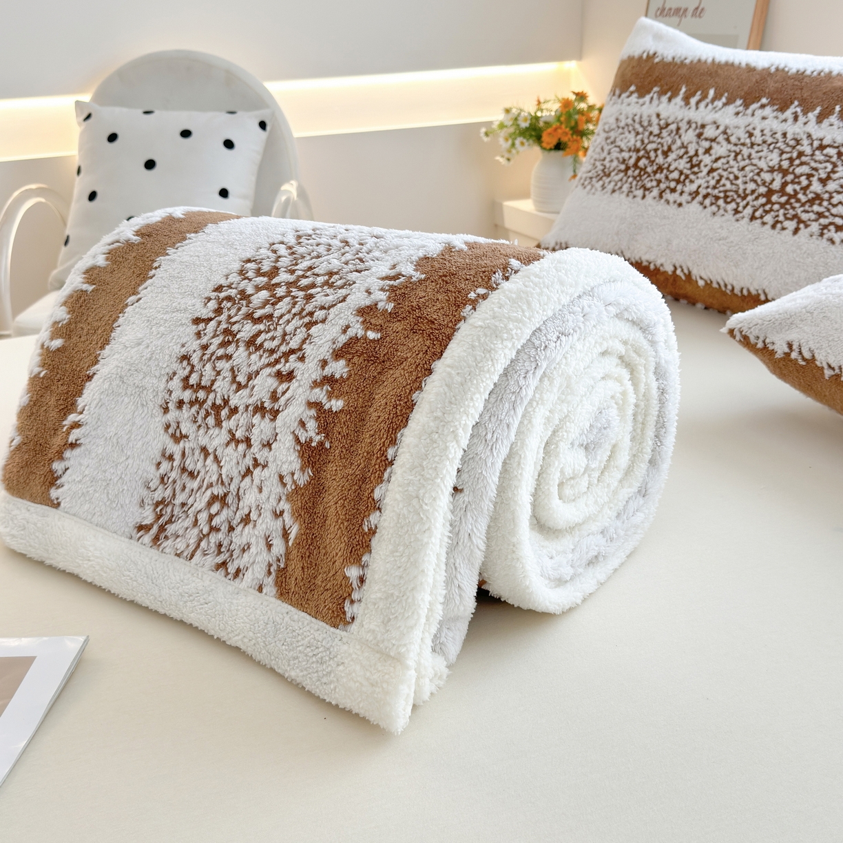 91家纺网 家纺一手货源 找家纺 （总）春妮家纺 2025新款加厚羊羔绒阳离子双层盖毯舒棉绒毛毯