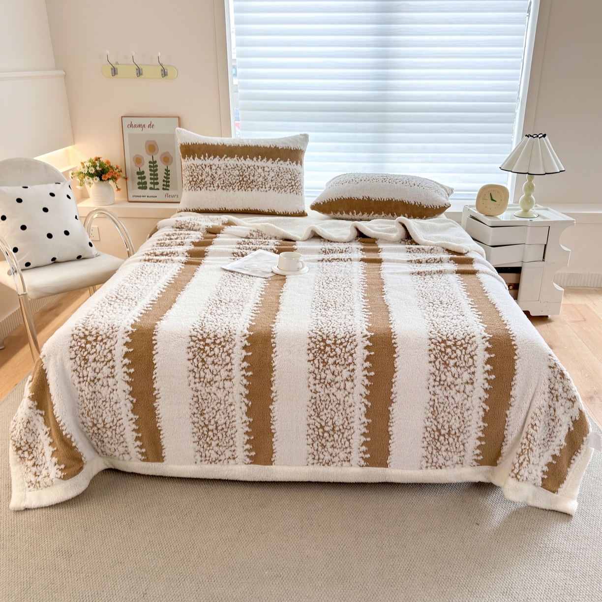 91家纺网 家纺一手货源 找家纺 春妮家纺 2025新款加厚羊羔绒阳离子双层盖毯舒棉绒毛毯 拉斐尔-茶棕