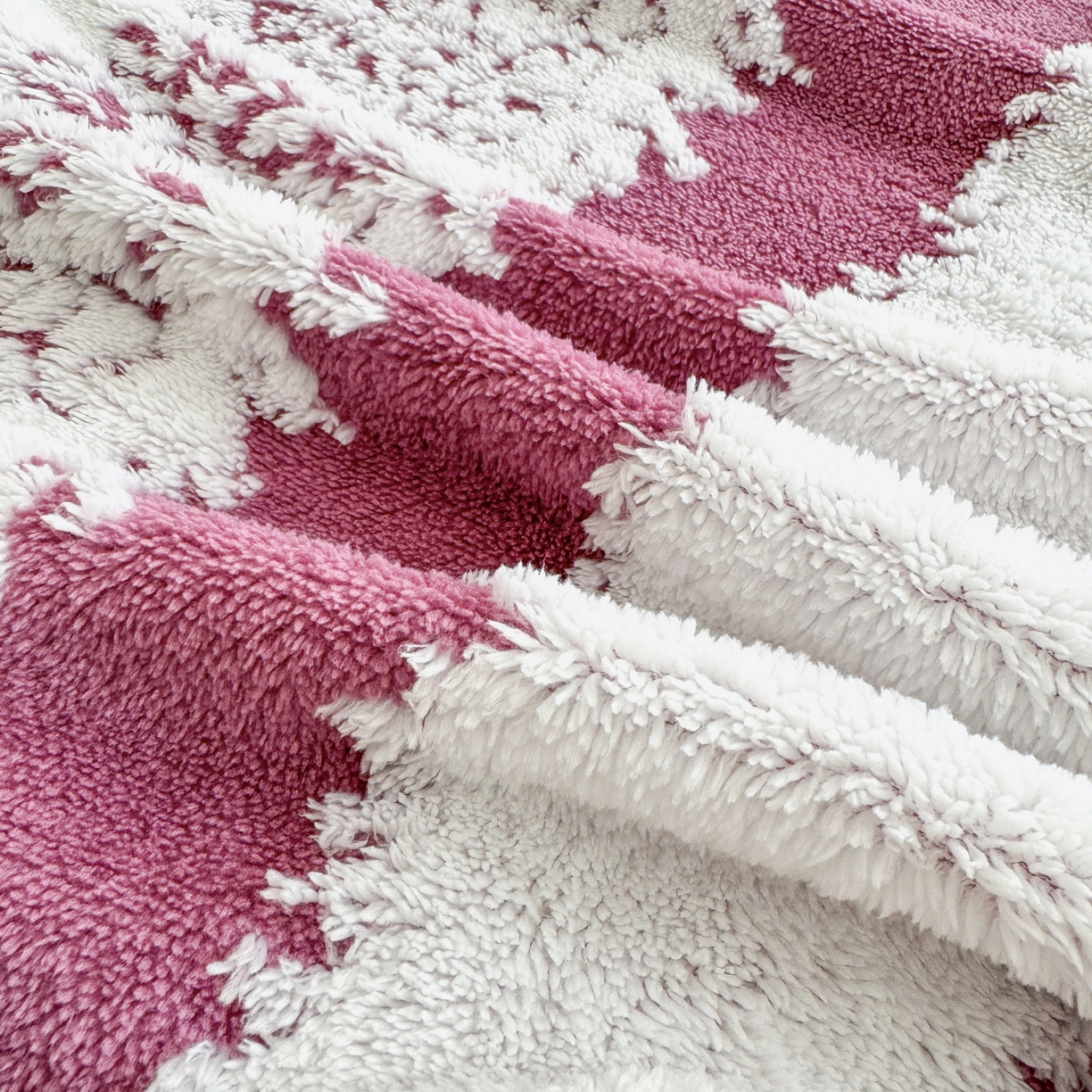 91家纺网 家纺一手货源 找家纺 春妮家纺 2025新款加厚羊羔绒阳离子双层盖毯舒棉绒毛毯 拉斐尔-玫红