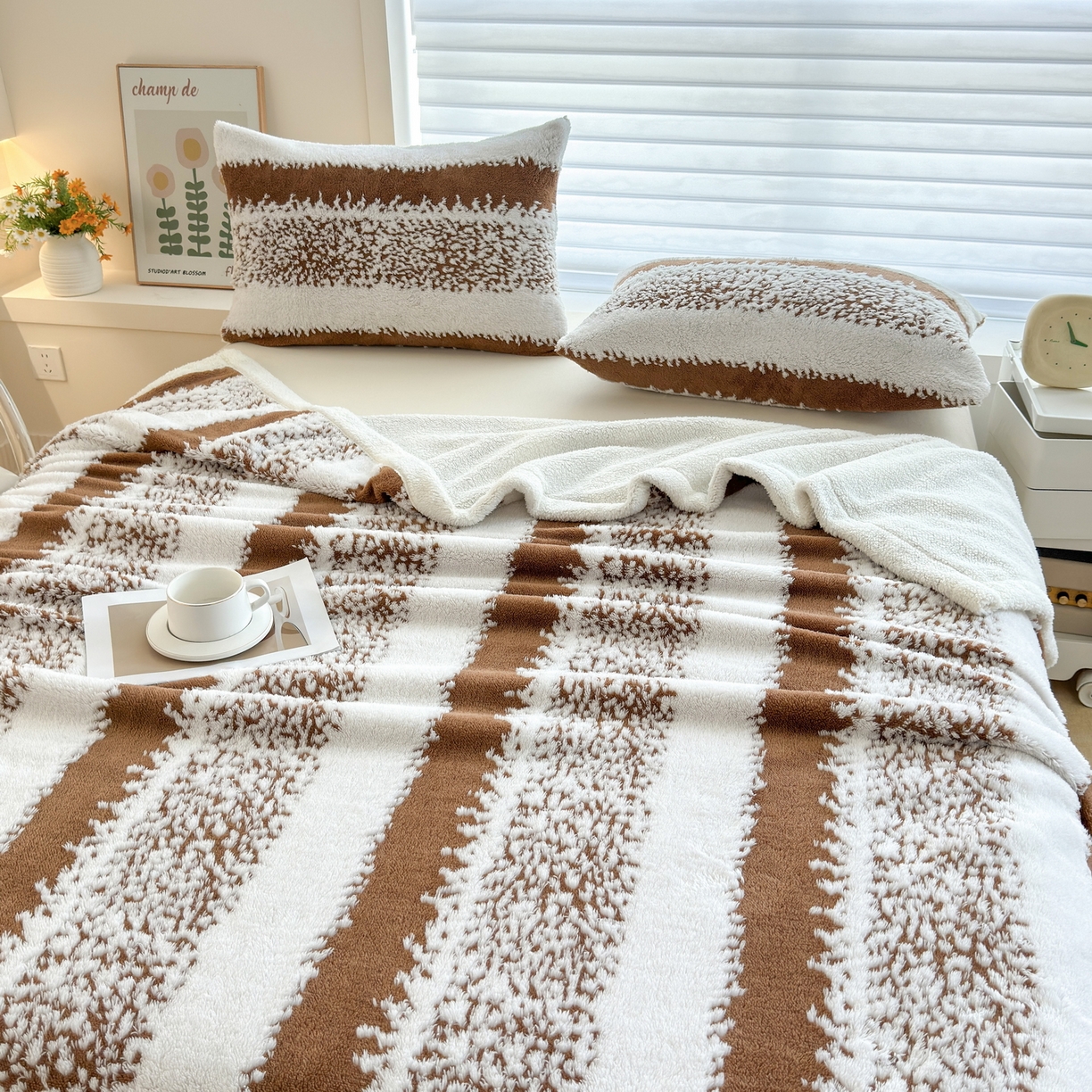 91家纺网 家纺一手货源 找家纺 春妮家纺 2025新款加厚羊羔绒阳离子双层盖毯舒棉绒毛毯 拉斐尔-深咖