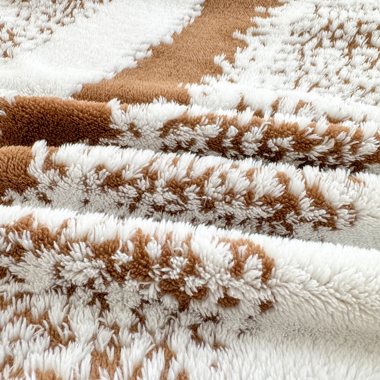 91家纺网 家纺一手货源 找家纺 春妮家纺 2025新款加厚羊羔绒阳离子双层盖毯舒棉绒毛毯 拉斐尔-深咖