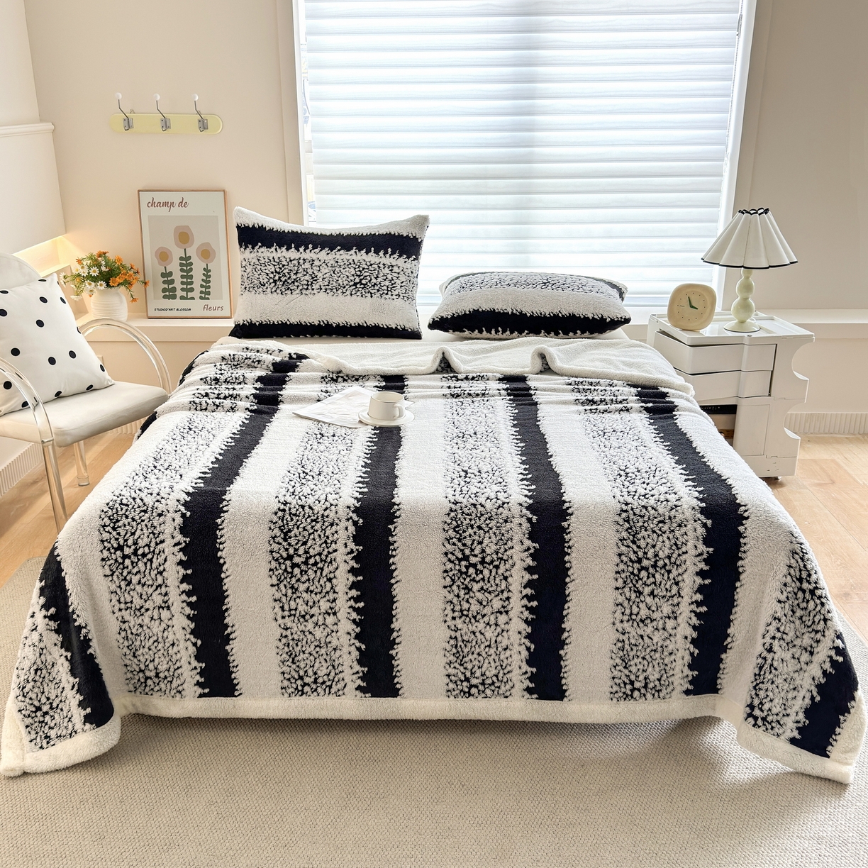 91家纺网 家纺一手货源 找家纺 春妮家纺 2025新款加厚羊羔绒阳离子双层盖毯舒棉绒毛毯 拉斐尔-雾黑