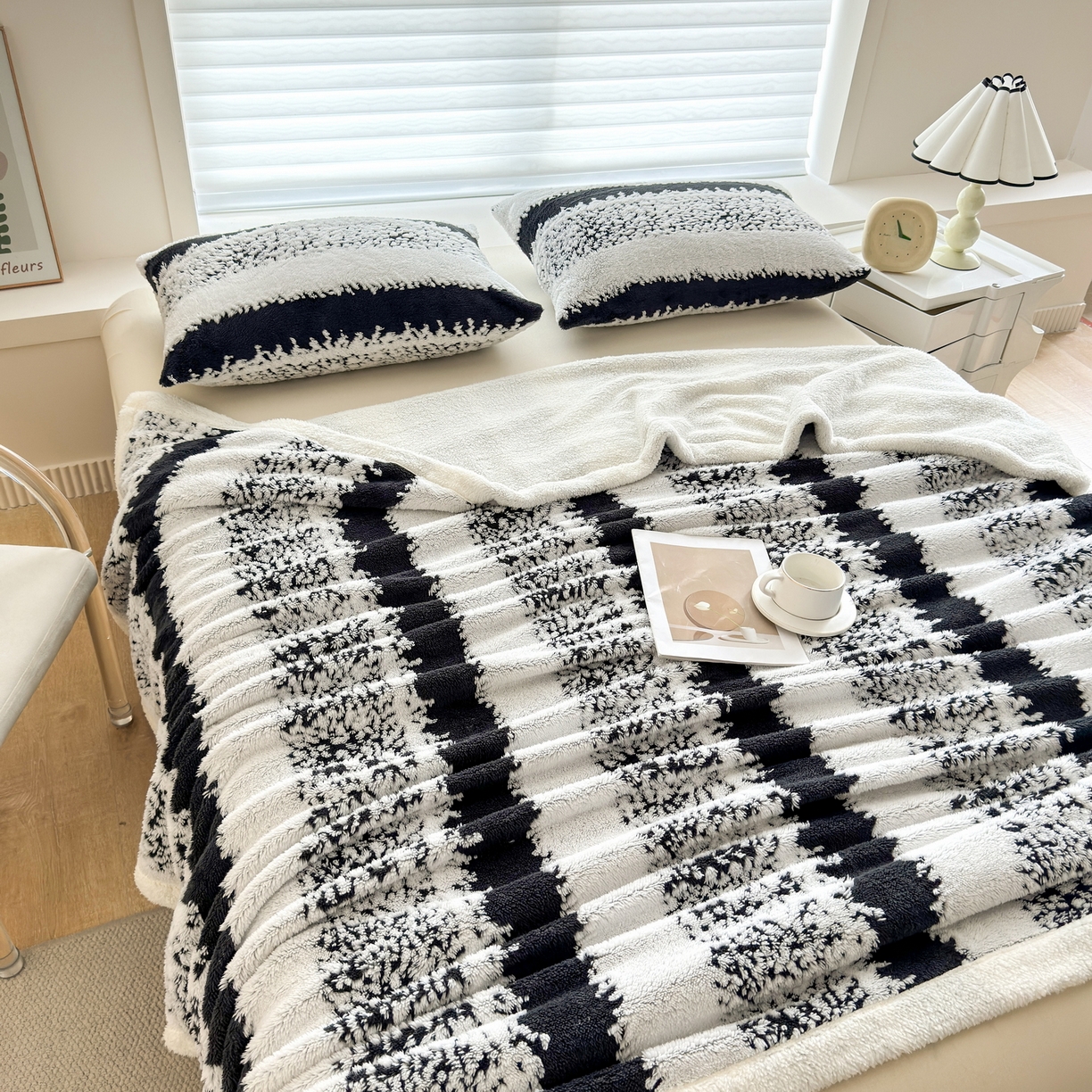 91家纺网 家纺一手货源 找家纺 春妮家纺 2025新款加厚羊羔绒阳离子双层盖毯舒棉绒毛毯 拉斐尔-雾黑