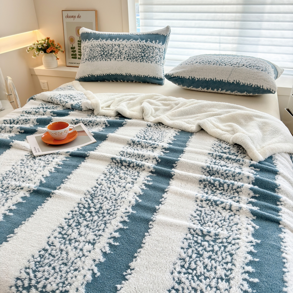 91家纺网 家纺一手货源 找家纺 春妮家纺 2025新款加厚羊羔绒阳离子双层盖毯舒棉绒毛毯 拉斐尔-幽蓝