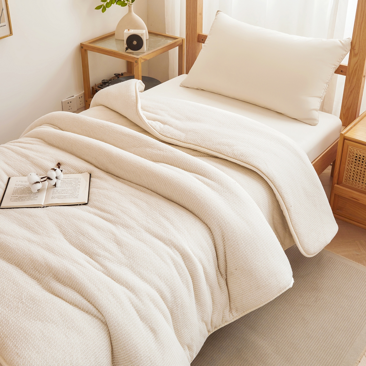 91家纺网 家纺一手货源 找家纺 晓时候2025新款鱼鳞网新疆棉花被学生宿舍加厚冬被春秋被芯棉絮床垫被子-宿舍款棉被 白色