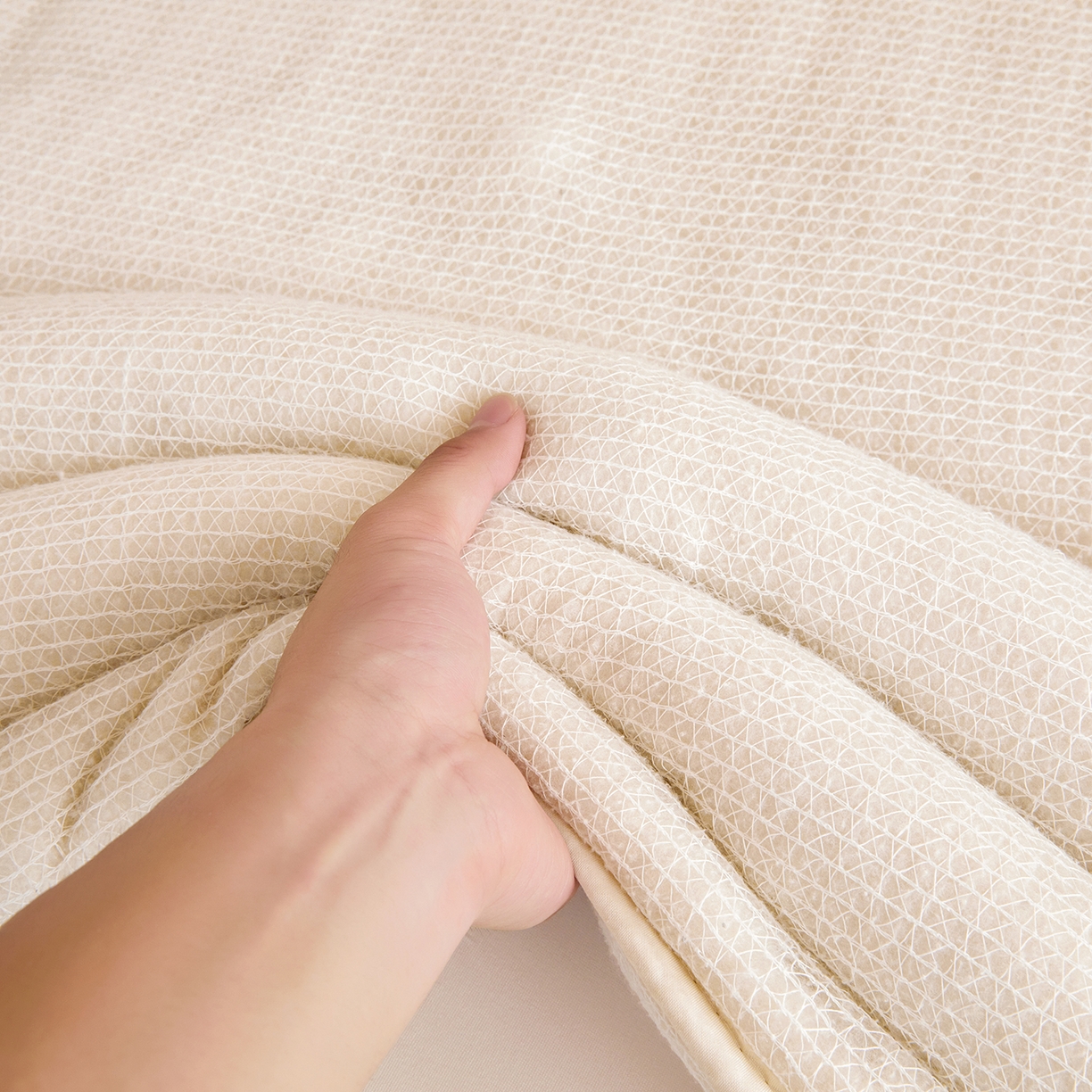 91家纺网 家纺一手货源 找家纺 晓时候2025新款鱼鳞网新疆棉花被学生宿舍加厚冬被春秋被芯棉絮床垫被子-宿舍款棉被 白色