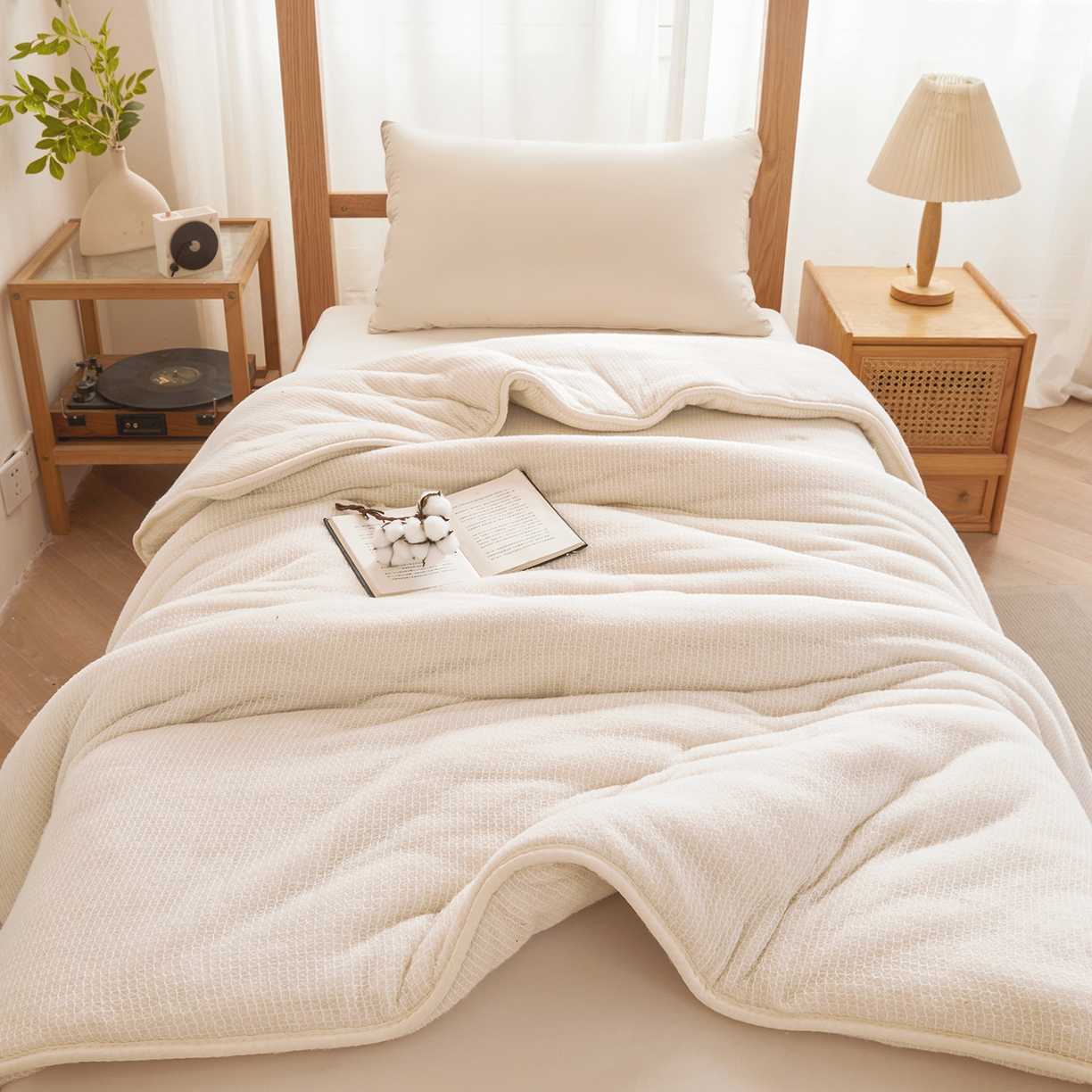 91家纺网 家纺一手货源 找家纺 晓时候2025新款鱼鳞网新疆棉花被学生宿舍加厚冬被春秋被芯棉絮床垫被子-宿舍款棉被 白色