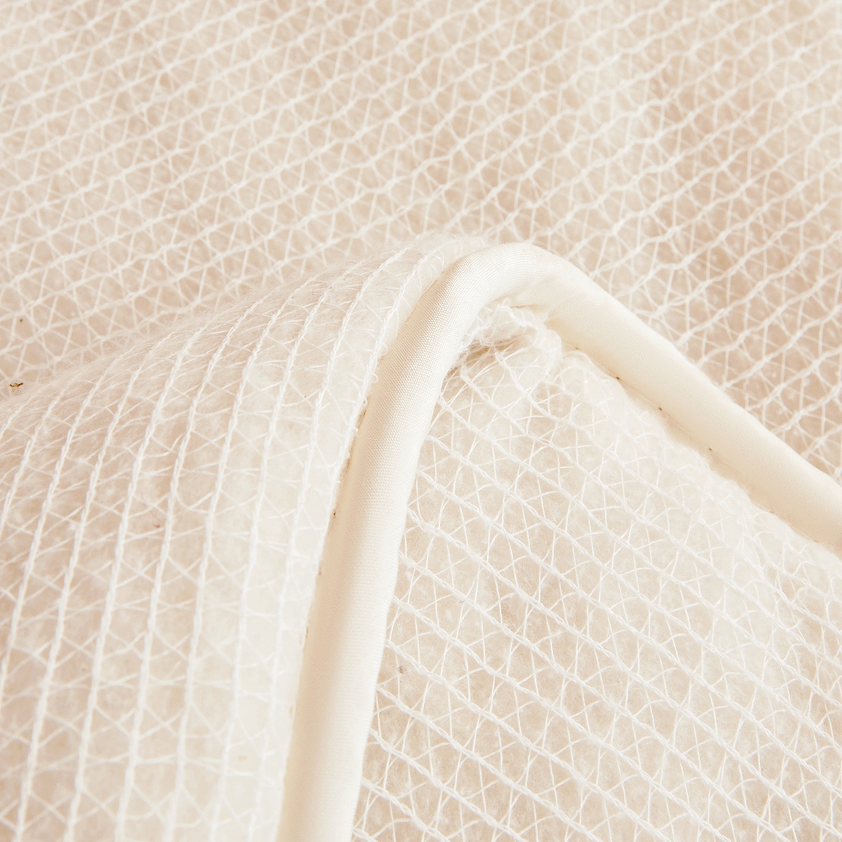 91家纺网 家纺一手货源 找家纺 晓时候2025新款鱼鳞网新疆棉花被学生宿舍加厚冬被春秋被芯棉絮床垫被子-宿舍款棉被 白色