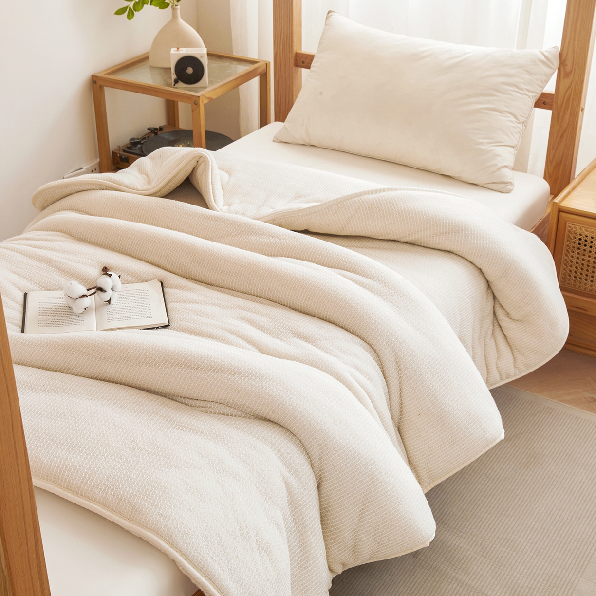 91家纺网 家纺一手货源 找家纺 晓时候2025新款鱼鳞网新疆棉花被学生宿舍加厚冬被春秋被芯棉絮床垫被子-宿舍款棉被 白色