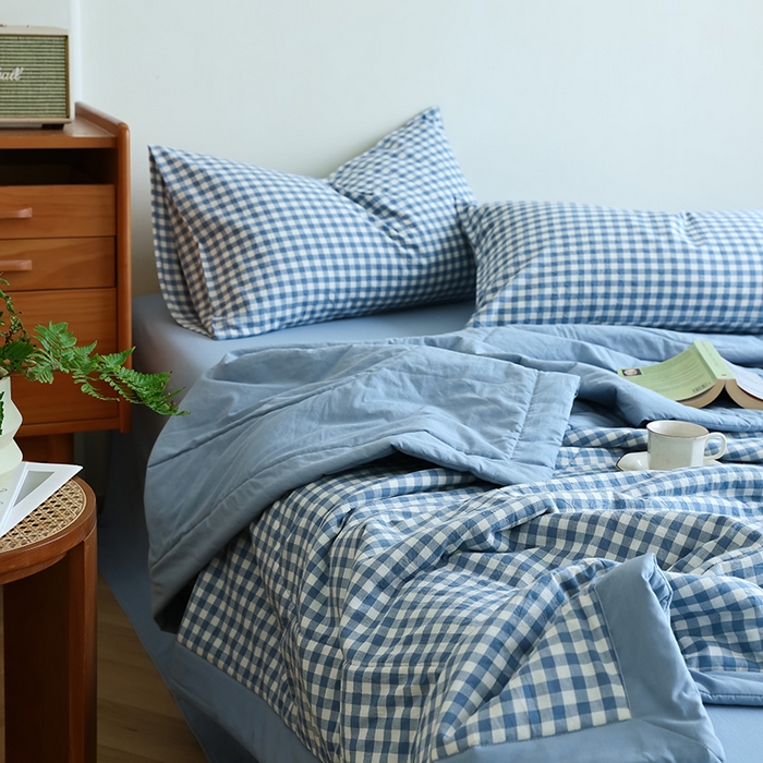 91家纺网 家纺一手货源 找家纺 小叮当家纺仓储工厂店 2025新款A类无印风里外全棉水洗棉新疆棉花夏被夏凉被空调被 浅蓝小格