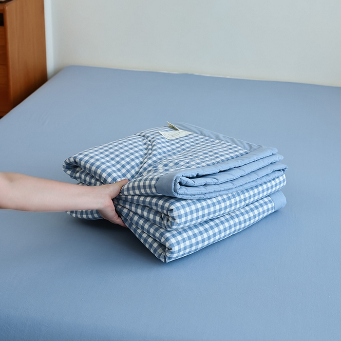 91家纺网 家纺一手货源 找家纺 小叮当家纺仓储工厂店 2025新款A类无印风里外全棉水洗棉新疆棉花夏被夏凉被空调被 浅蓝小格