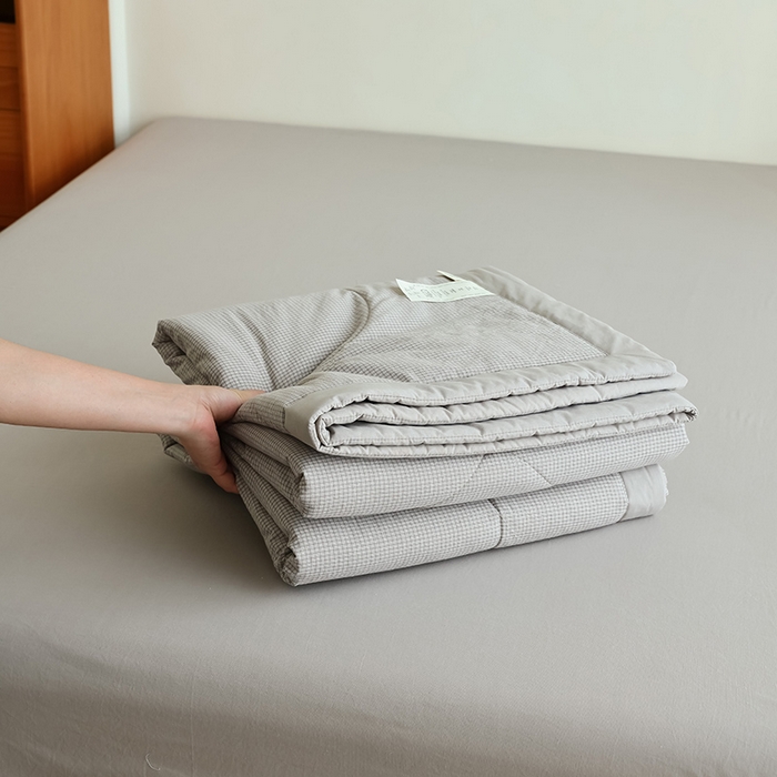 91家纺网 家纺一手货源 找家纺 小叮当家纺仓储工厂店 2025新款A类无印风里外全棉水洗棉新疆棉花夏被夏凉被空调被 安格尔灰