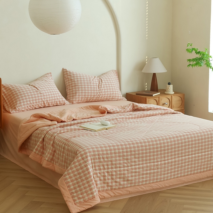 91家纺网 家纺一手货源 找家纺 小叮当家纺仓储工厂店 2025新款A类无印风里外全棉水洗棉新疆棉花夏被夏凉被空调被 朵拉粉