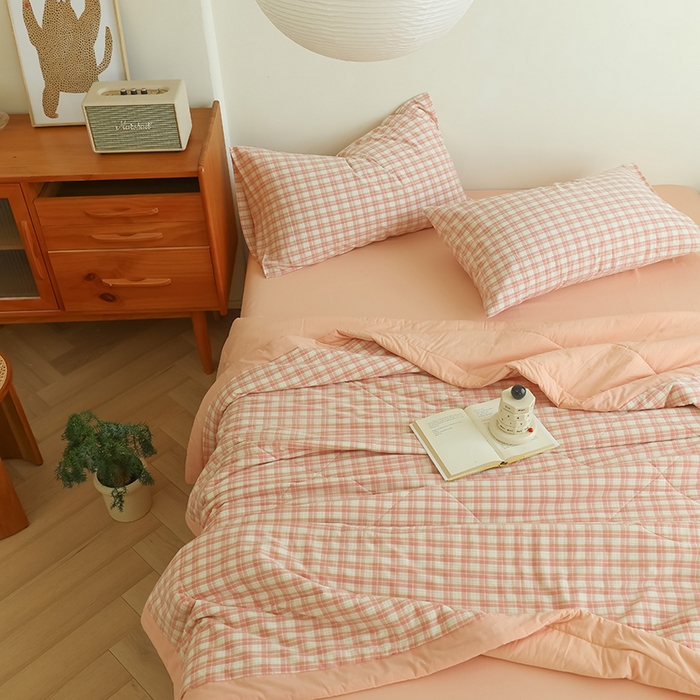 91家纺网 家纺一手货源 找家纺 小叮当家纺仓储工厂店 2025新款A类无印风里外全棉水洗棉新疆棉花夏被夏凉被空调被 朵拉粉