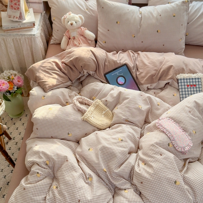 91家纺网 家纺一手货源 找家纺 丽美人家纺2025新款A类软糯皱皱纱四件套 柏林梦境