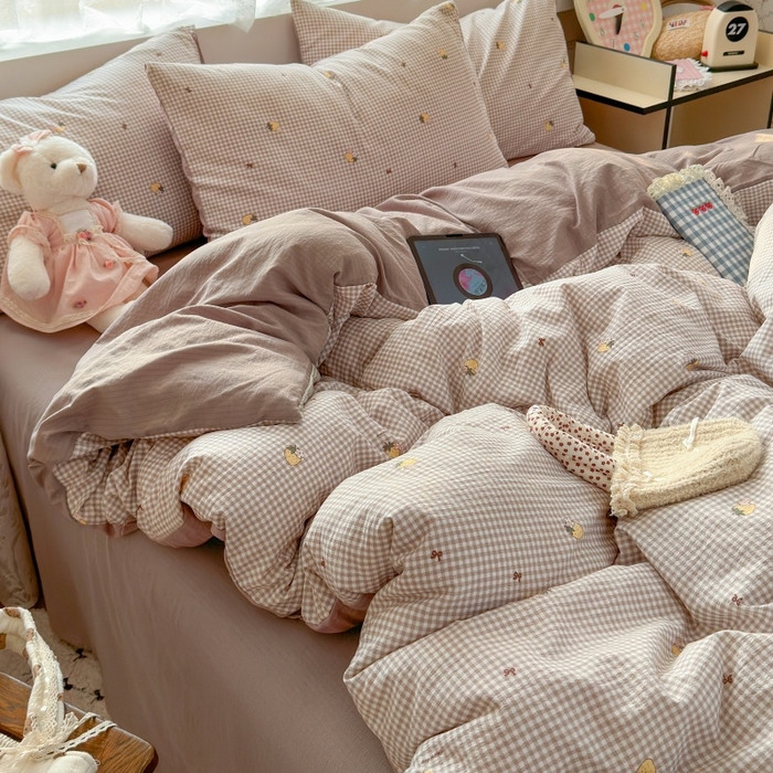 91家纺网 家纺一手货源 找家纺 丽美人家纺2025新款A类软糯皱皱纱四件套 柏林梦境