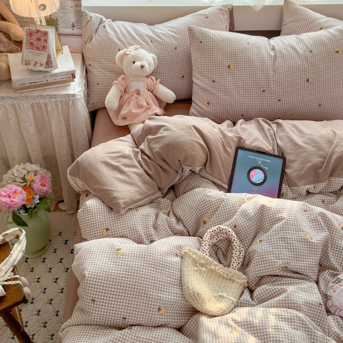 91家纺网 家纺一手货源 找家纺 丽美人家纺2025新款A类软糯皱皱纱四件套 柏林梦境