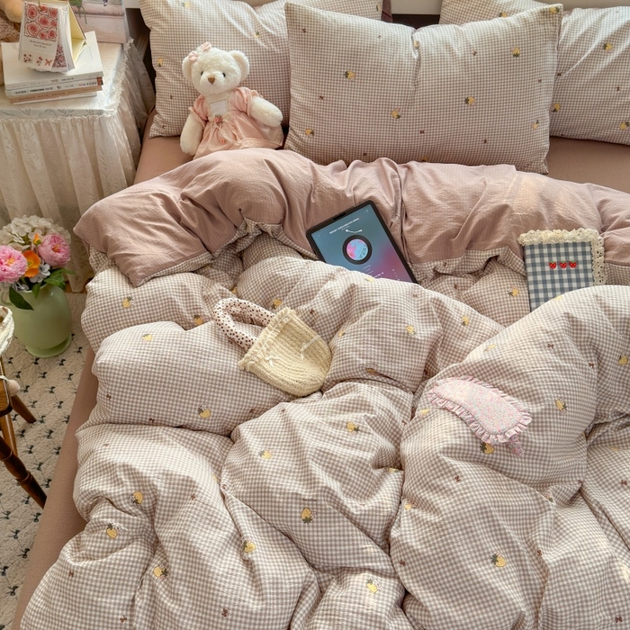 91家纺网 家纺一手货源 找家纺 丽美人家纺2025新款A类软糯皱皱纱四件套 柏林梦境