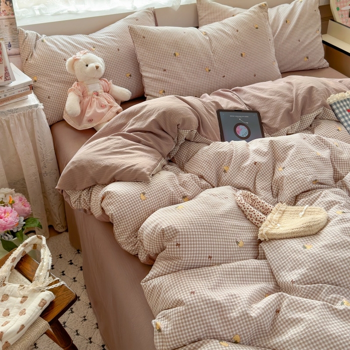 91家纺网 家纺一手货源 找家纺 丽美人家纺2025新款A类软糯皱皱纱四件套 柏林梦境