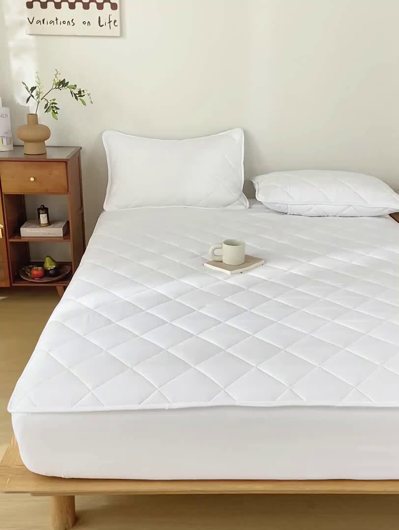 91家纺网 家纺一手货源 找家纺 憨豆家纺 2025新款水洗棉磨毛夹棉床笠四季床垫褥子床护垫薄款学生宿舍榻榻米垫被跨境加棉保护垫升级床笠款-白色