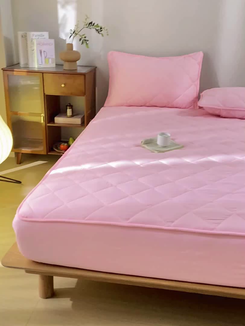 91家纺网 家纺一手货源 找家纺 憨豆家纺 2025新款水洗棉磨毛夹棉床笠四季床垫褥子床护垫薄款学生宿舍榻榻米垫被跨境加棉保护垫升级床笠款-粉色