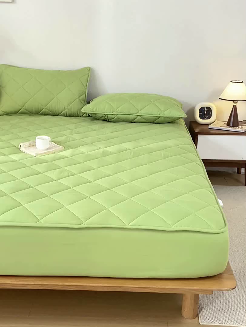91家纺网 家纺一手货源 找家纺 憨豆家纺 2025新款水洗棉磨毛夹棉床笠四季床垫褥子床护垫薄款学生宿舍榻榻米垫被跨境加棉保护垫升级床笠款-绿色