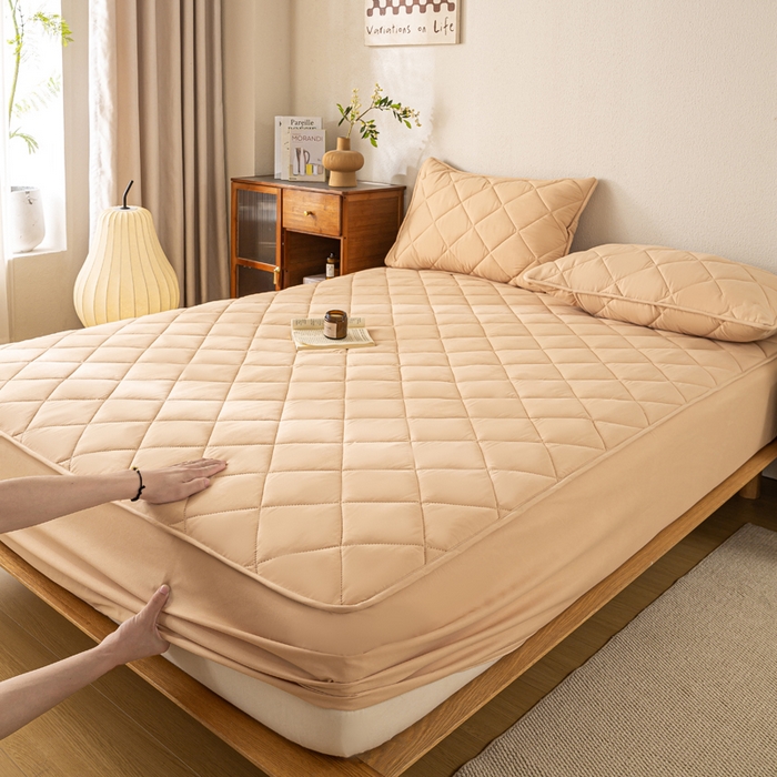 91家纺网 家纺一手货源 找家纺 憨豆家纺 2025新款水洗棉磨毛夹棉床笠四季床垫褥子床护垫薄款学生宿舍榻榻米垫被跨境加棉保护垫升级床笠款-棕黄色