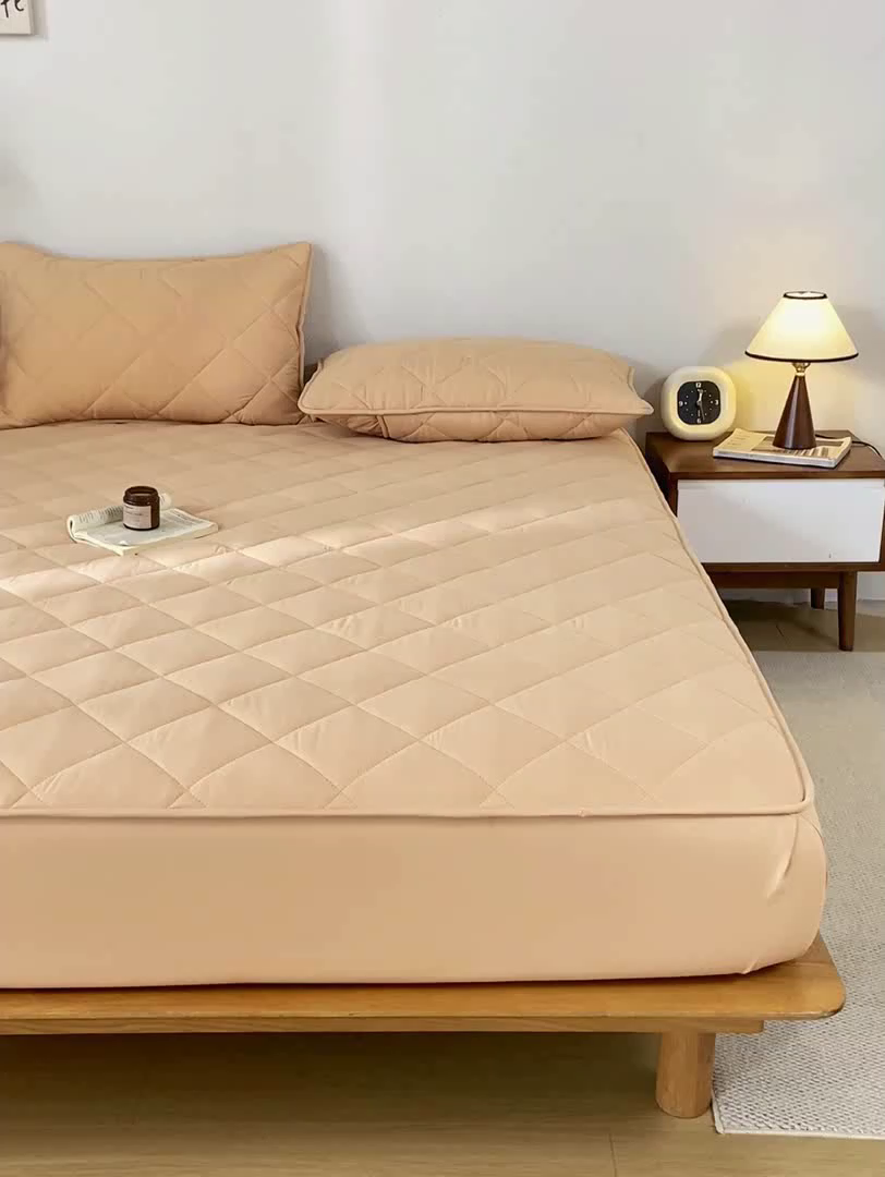 91家纺网 家纺一手货源 找家纺 憨豆家纺 2025新款水洗棉磨毛夹棉床笠四季床垫褥子床护垫薄款学生宿舍榻榻米垫被跨境加棉保护垫升级床笠款-棕黄色