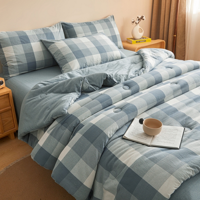 91家纺网 家纺一手货源 找家纺 爱屋及屋 2025新款无印风水洗棉棉花冬被被子被芯 蓝中格