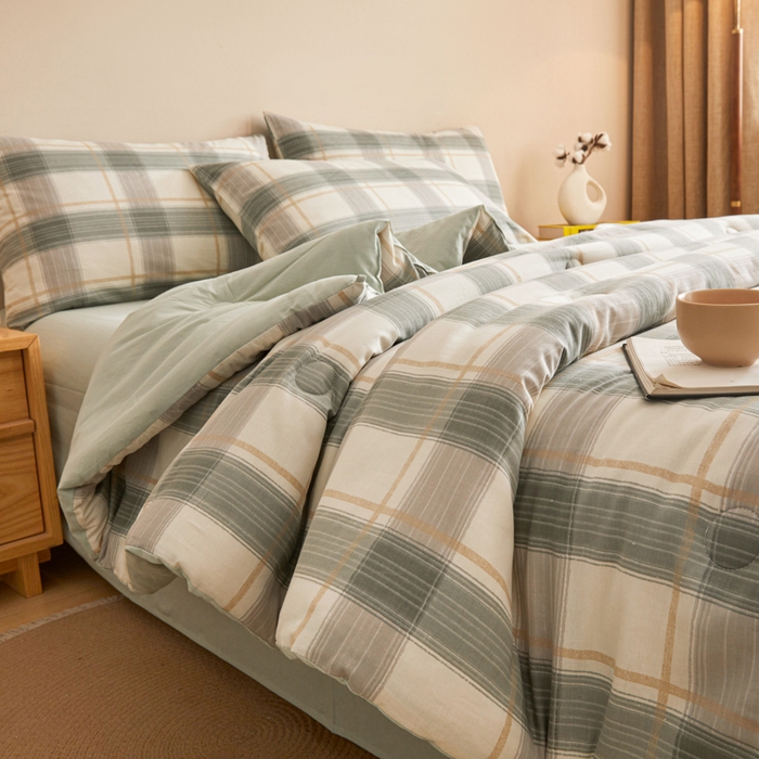 91家纺网 家纺一手货源 找家纺 爱屋及屋 2025新款无印风水洗棉棉花冬被被子被芯 韵绿条纹