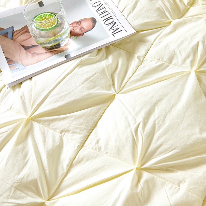 91家纺网 家纺一手货源 找家纺 全棉扭花羽毛被加厚保暖95白鹅绒被子秋冬春秋被冬被直播供货