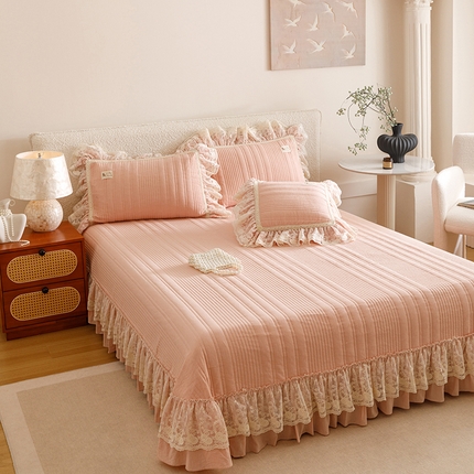 91家纺网 家纺一手货源 找家纺 （总）菊上家纺 2025新款全棉色织水洗棉洛丽塔公主系列单床盖