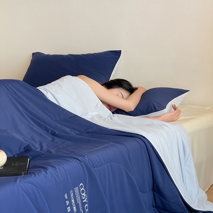 91家纺网 家纺一手货源 找家纺 佳汐蓝家纺 2025新款岛屿漫游凉感夏被 深海蓝