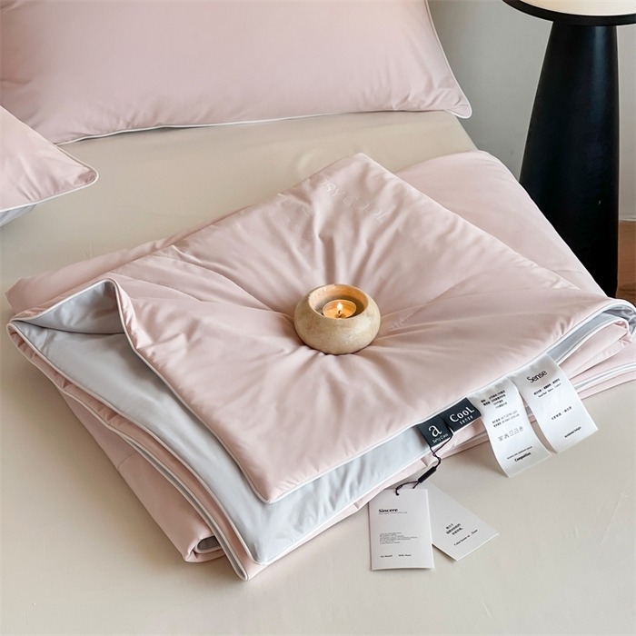 91家纺网 家纺一手货源 找家纺 佳汐蓝家纺 2025新款岛屿漫游凉感夏被 珊瑚粉